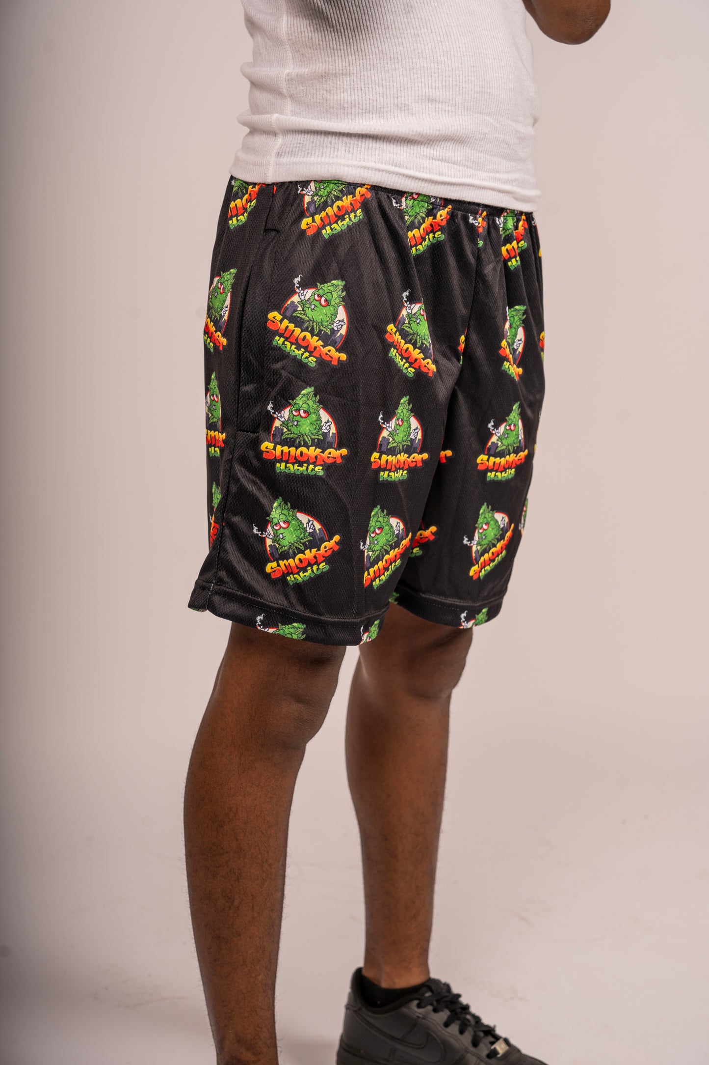 O Blowing Shorts // Black